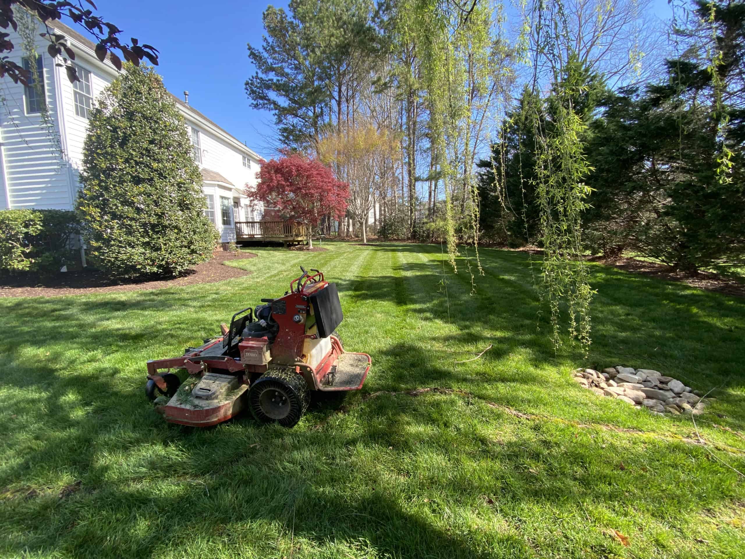 Spend less time saving your lawn and enjoy your summer vacation! With EKG Lawn, we make lawn maintenance easy in Midlothian, and Chesterfield, VA.