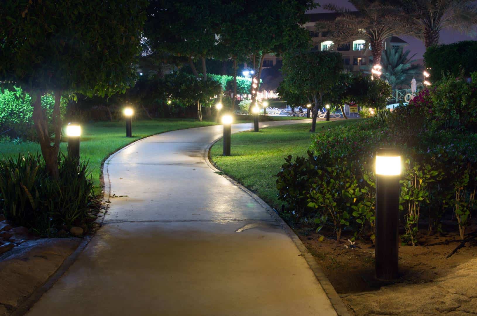 Midlothian, Woodlake, and Brandermill landscape lighting professionals<br />
