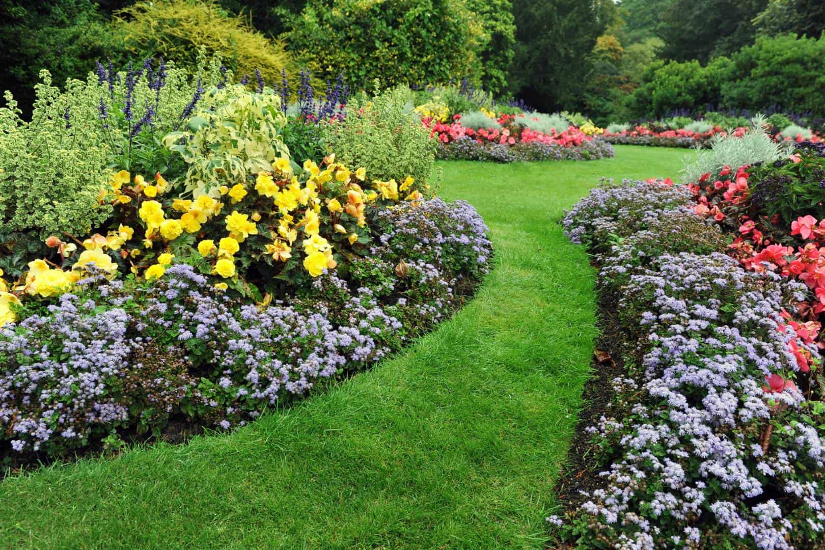 find landscaping in Midlothian, Woodlake, and Brandermill,Virginia<br />
